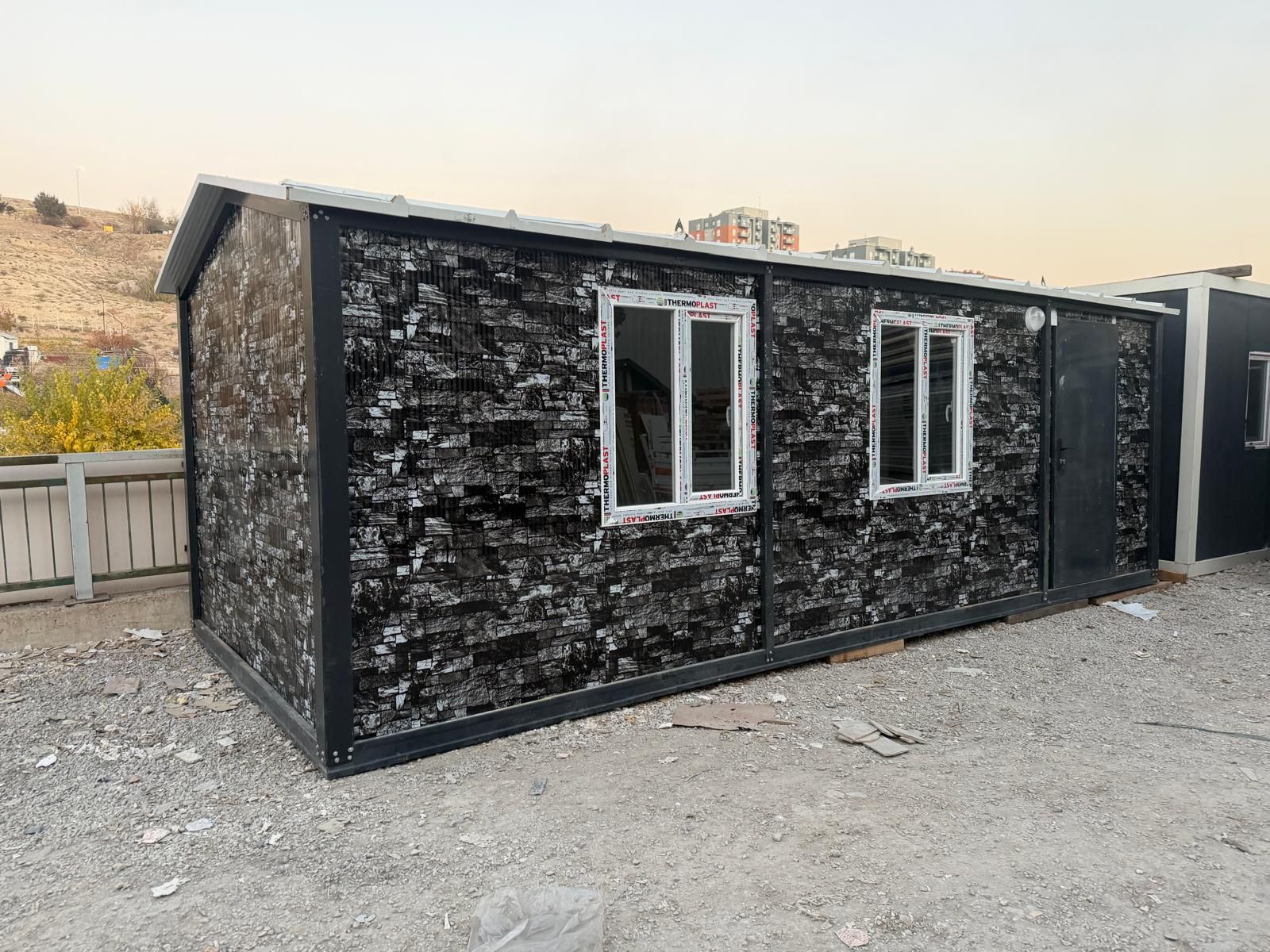 3x7 -21m2 - Çatılı - Tek Oda Wc Duş Mutfak Konteyner 